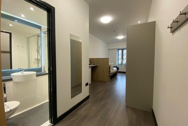 1 bed studio, Queen Street, Holylands, Belfast, BT16ET - Image 1